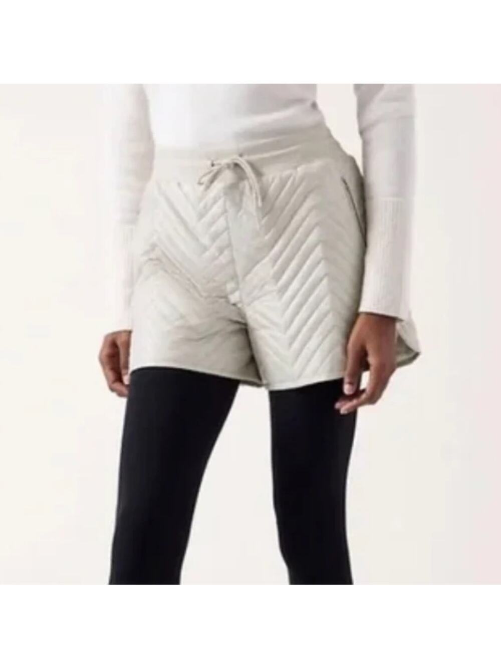 NWT Athleta Apres Ski tan beige cream quilted shorts, 16